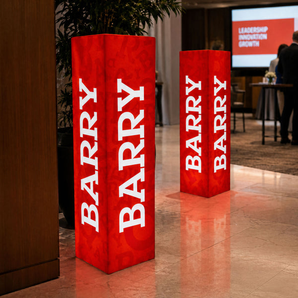 Messe Ausstellung Logo Lightbox Schild, Hohes Beleuchtetes Personalisiertes Marken-Display Säule Pfeiler Sockel für Firmenevent , Konferenz Dekoration