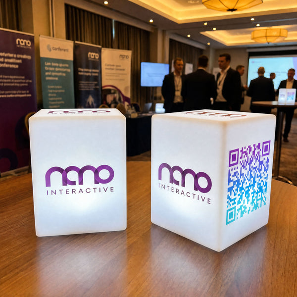 Personalisierter Leuchtkasten, Lightbox mit Markenlogo für Konferenz, Business-Event Dekoration, Individuelles Würfel-Leuchtschild Block Totem-Schild