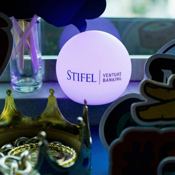 Leuchtkasten personalisiert LED Logo-Leuchte Tischlampe kabellose Kugelleuchte Tischmitte