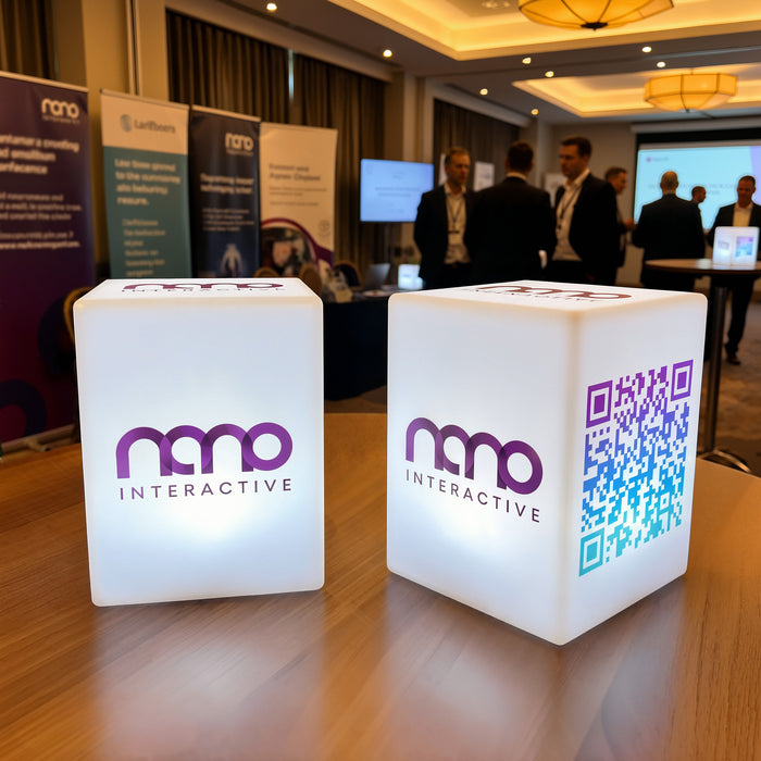 Personalisierter Leuchtkasten, Lightbox mit Markenlogo für Konferenz, Business-Event Dekoration, Individuelles Würfel-Leuchtschild Block Totem-Schild