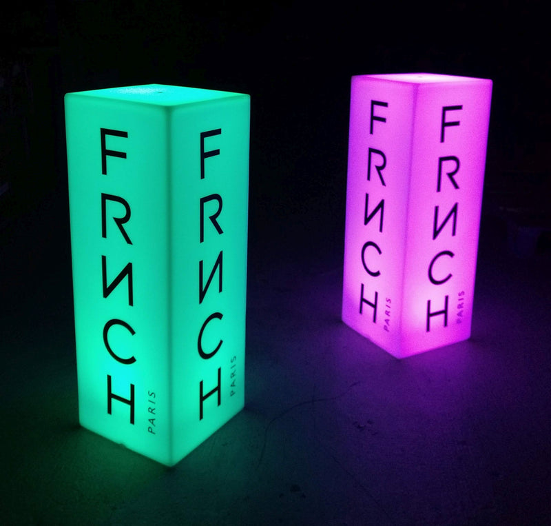 Messe Ausstellung Logo Lightbox Schild, Hohes Beleuchtetes Personalisiertes Marken-Display Säule Pfeiler Sockel für Firmenevent , Konferenz Dekoration