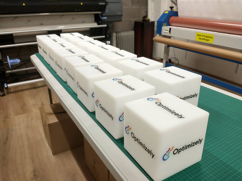 Personalisierter Lichtkasten mit Logo Leuchtwürfel, Mehrfarbiges LED-RGB-Werbeschild Kabellos, Marken-Leuchtkasten für Konferenz, Schild Firmenevent