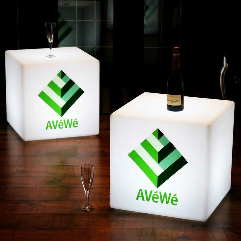 Individuelle hintergrundbeleuchtete Logo-Werbeleuchte LED Tischlampen-Würfel kabellos Werbegeschenk